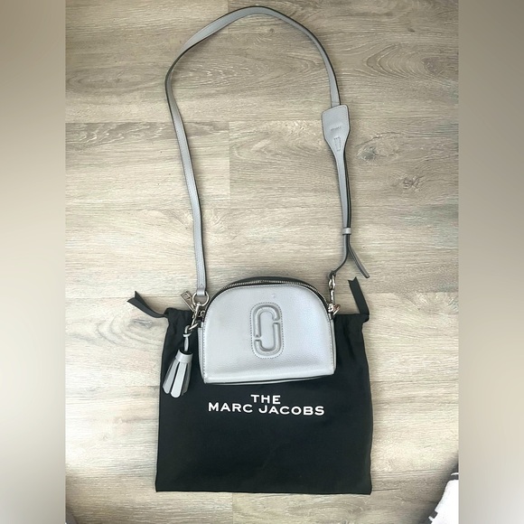 Marc Jacobs Shutter Camera Light Gray Crossbody Bag - Picture 1 of 12